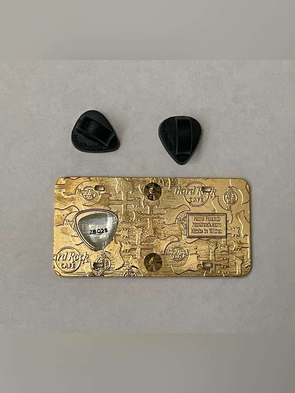 Hard Rock Cafe Amsterdam License Plate Pin - White, Red, Gold, Black - Picture 5 of 6